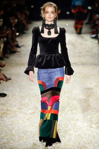 Look 32